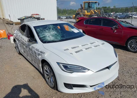 2017 Tesla Model S 100D/60D/75D/90D/P100D z USA, uszkodzony, nr VIN 5YJSA1E27HF188034